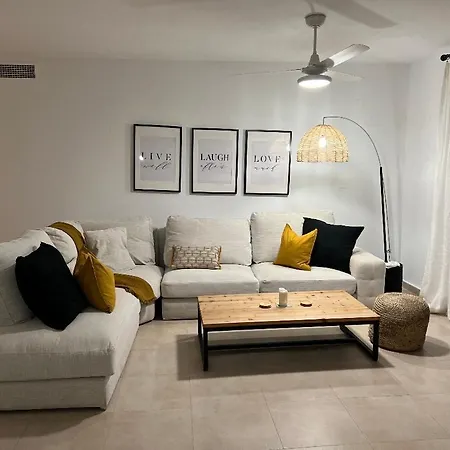 Brisas Del Mar Apartment *
